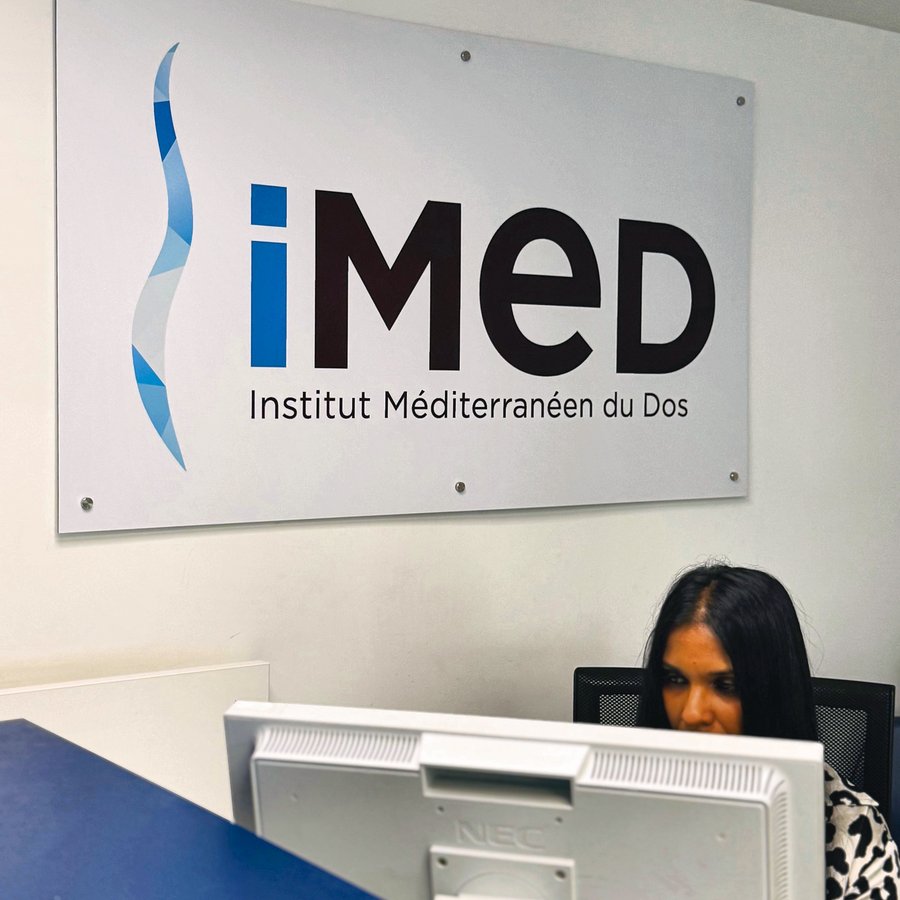 Le secrétariat de l'institut, sous le logo de l'IMeD
